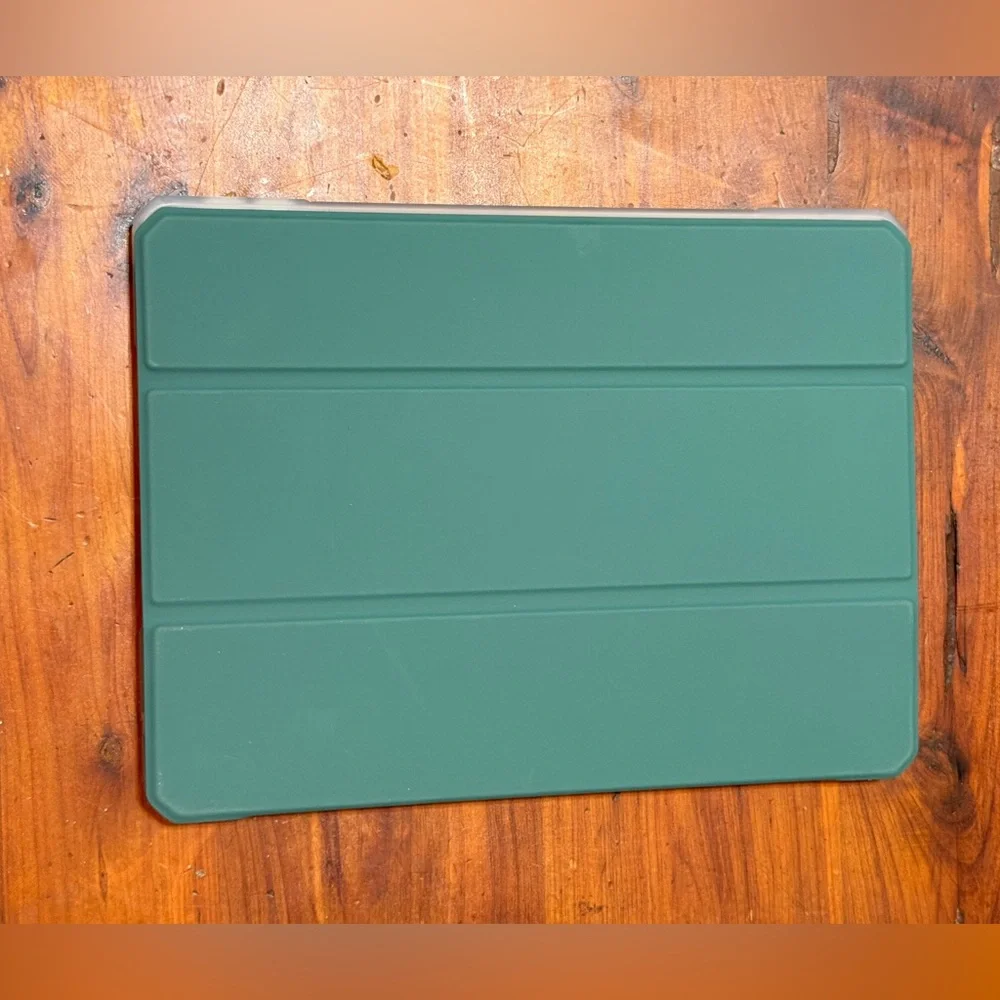 Sage Protective Tablet Case 11” for an iPad